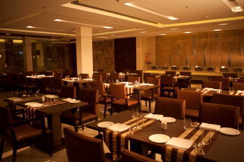 Vibe By The Lalit Traveller Hotel Фаридабад Екстериор снимка