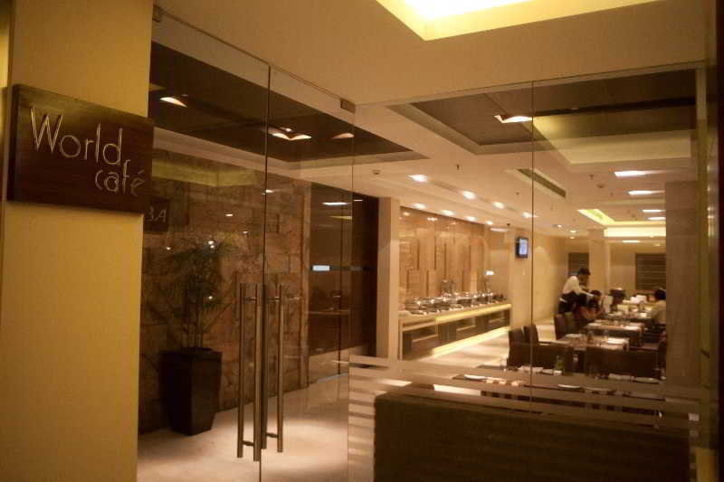 Vibe By The Lalit Traveller Hotel Фаридабад Екстериор снимка