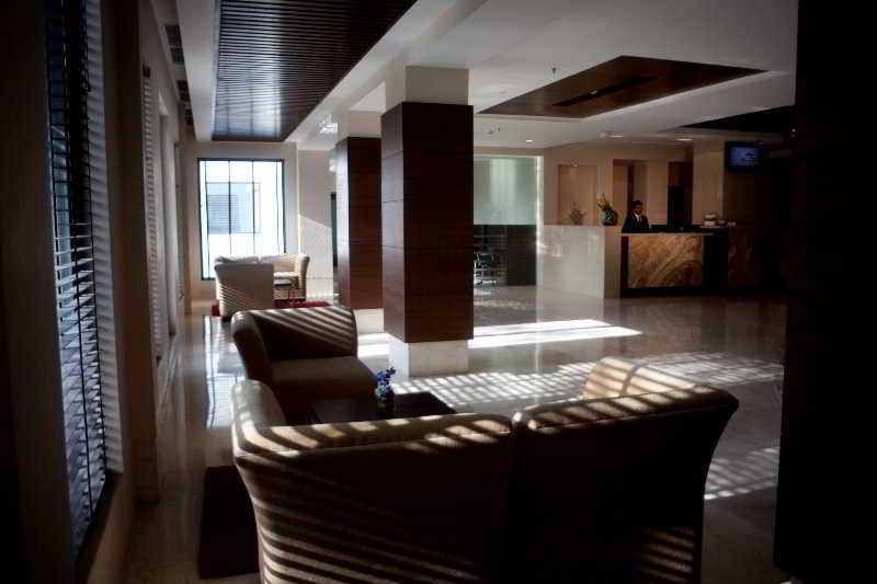 Vibe By The Lalit Traveller Hotel Фаридабад Екстериор снимка