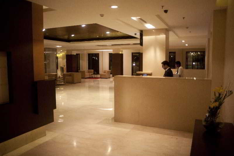 Vibe By The Lalit Traveller Hotel Фаридабад Екстериор снимка