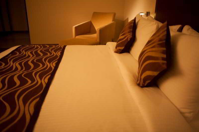 Vibe By The Lalit Traveller Hotel Фаридабад Екстериор снимка