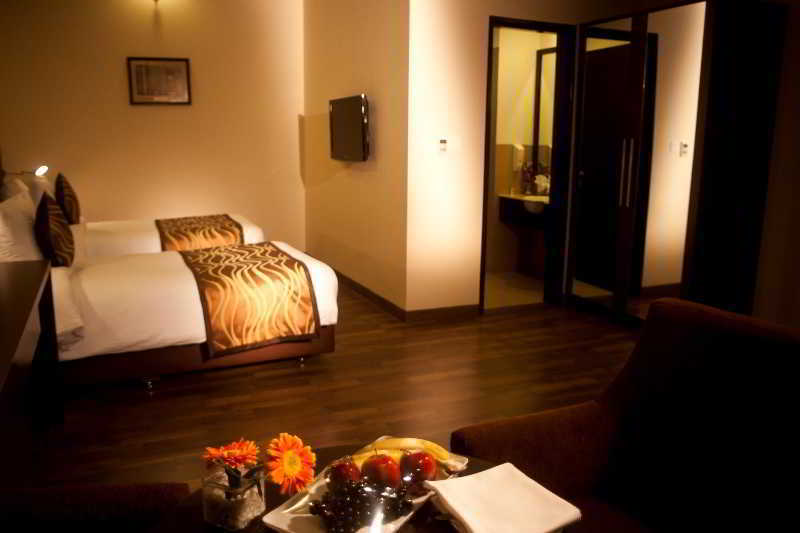 Vibe By The Lalit Traveller Hotel Фаридабад Екстериор снимка