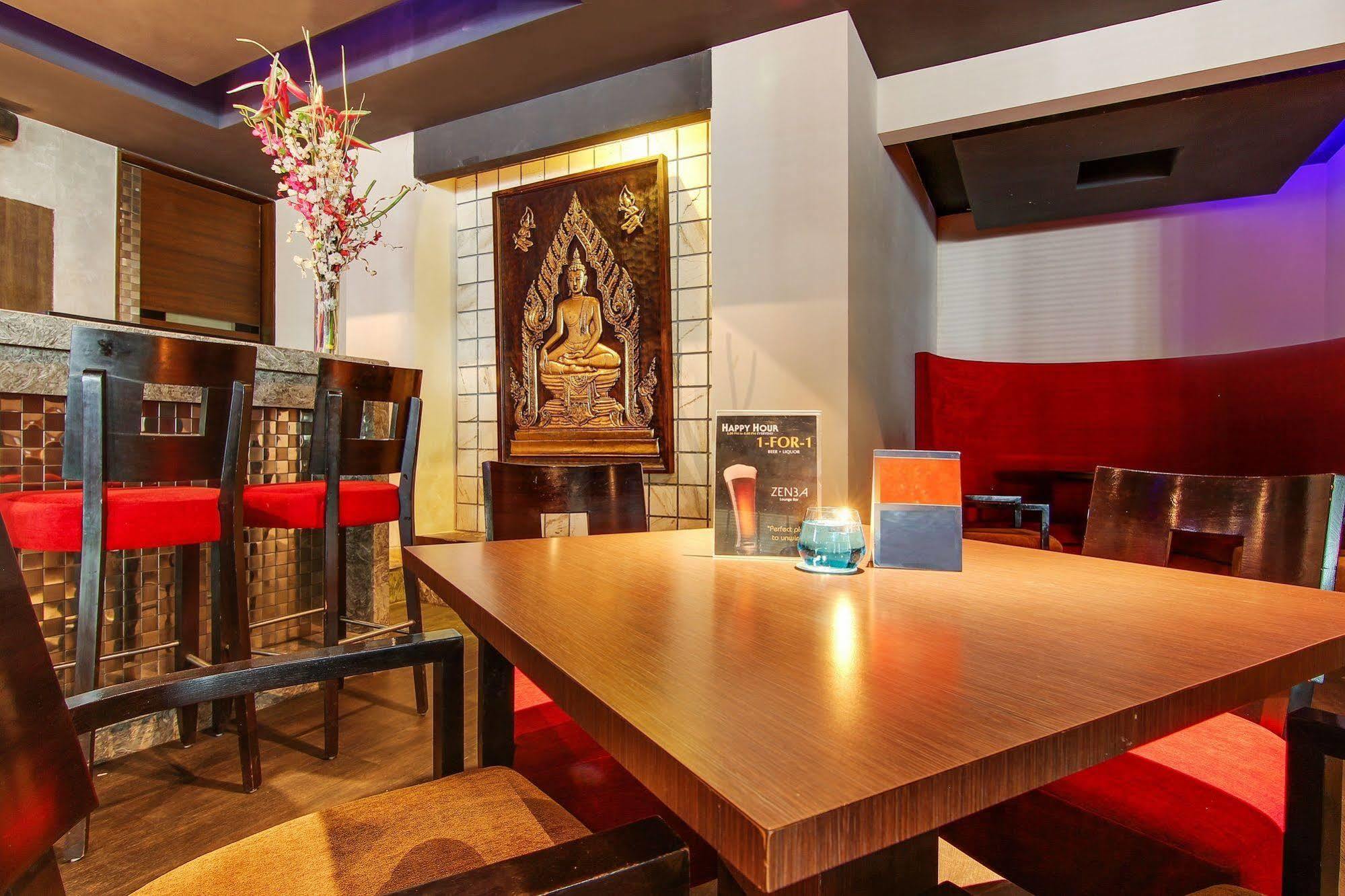 Vibe By The Lalit Traveller Hotel Фаридабад Екстериор снимка